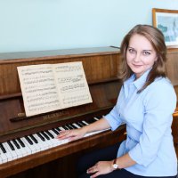 Молчанова Мария Владимировна - заместитель директора, преподаватель отделения фортепианного искусства