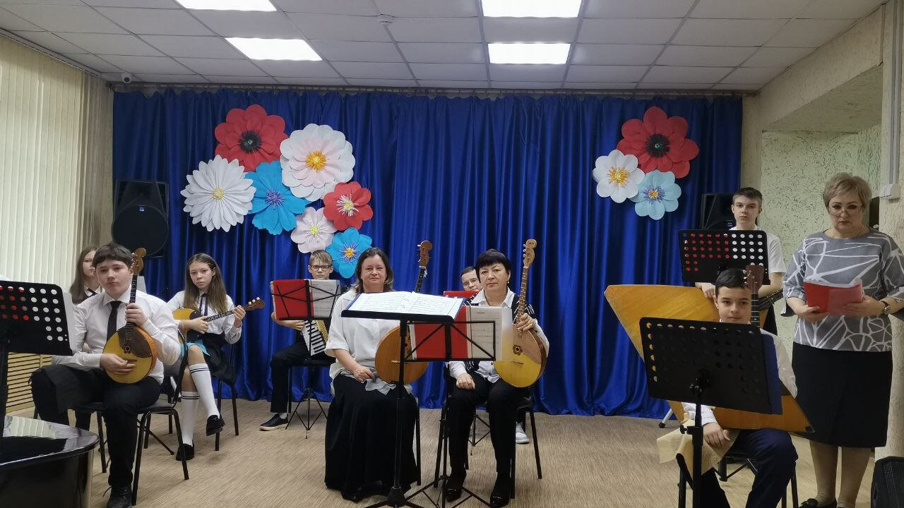 Концерт учащихся отделения народных инструментов «Тебе, родная!» ко Дню Матери