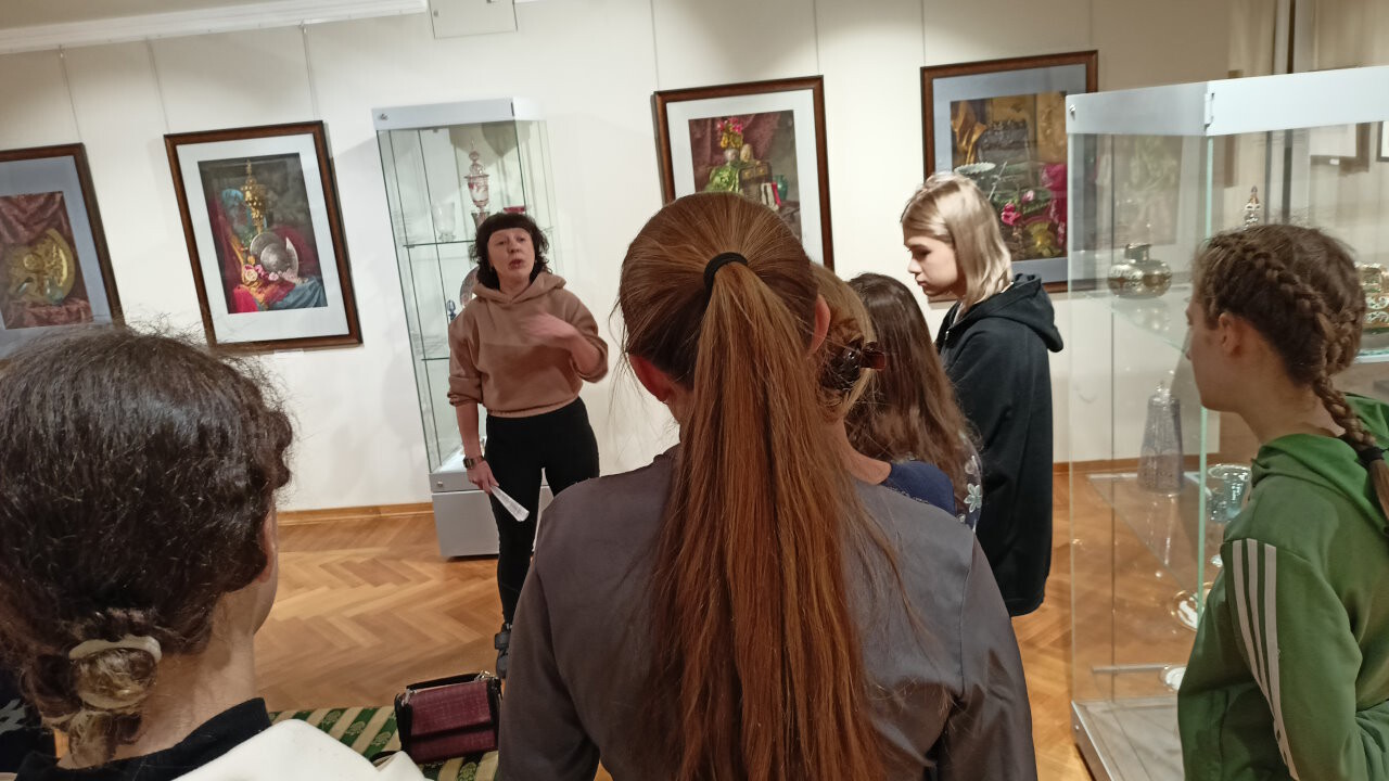 Учащиеся 2 и 6 классов преподавателя Галкиной Н.И. посетили Энгельсскую картинную галерею