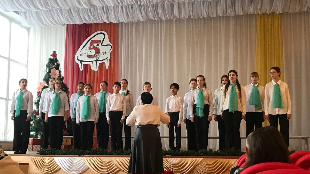 Старшая группа хора "Созвучие" стала лауреатом районного фестиваля вокально- хорового искусства «Навстречу Рождеству»